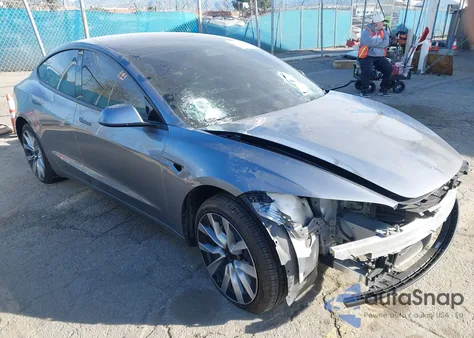 2025 Tesla Model 3 Long Range Rear-Wheel Drive/Standard Rear-Wheel Drive z USA, uszkodzony, nr VIN 5YJ3E1EA4SF937976